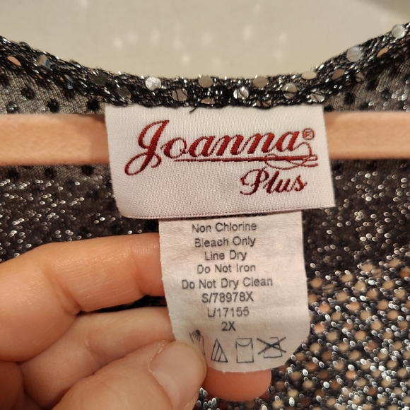 Joanna Plus Women's Silver All Over Sequin Boxy Pullover Top Sz 2X Concert Disco - Picture 2 of 7